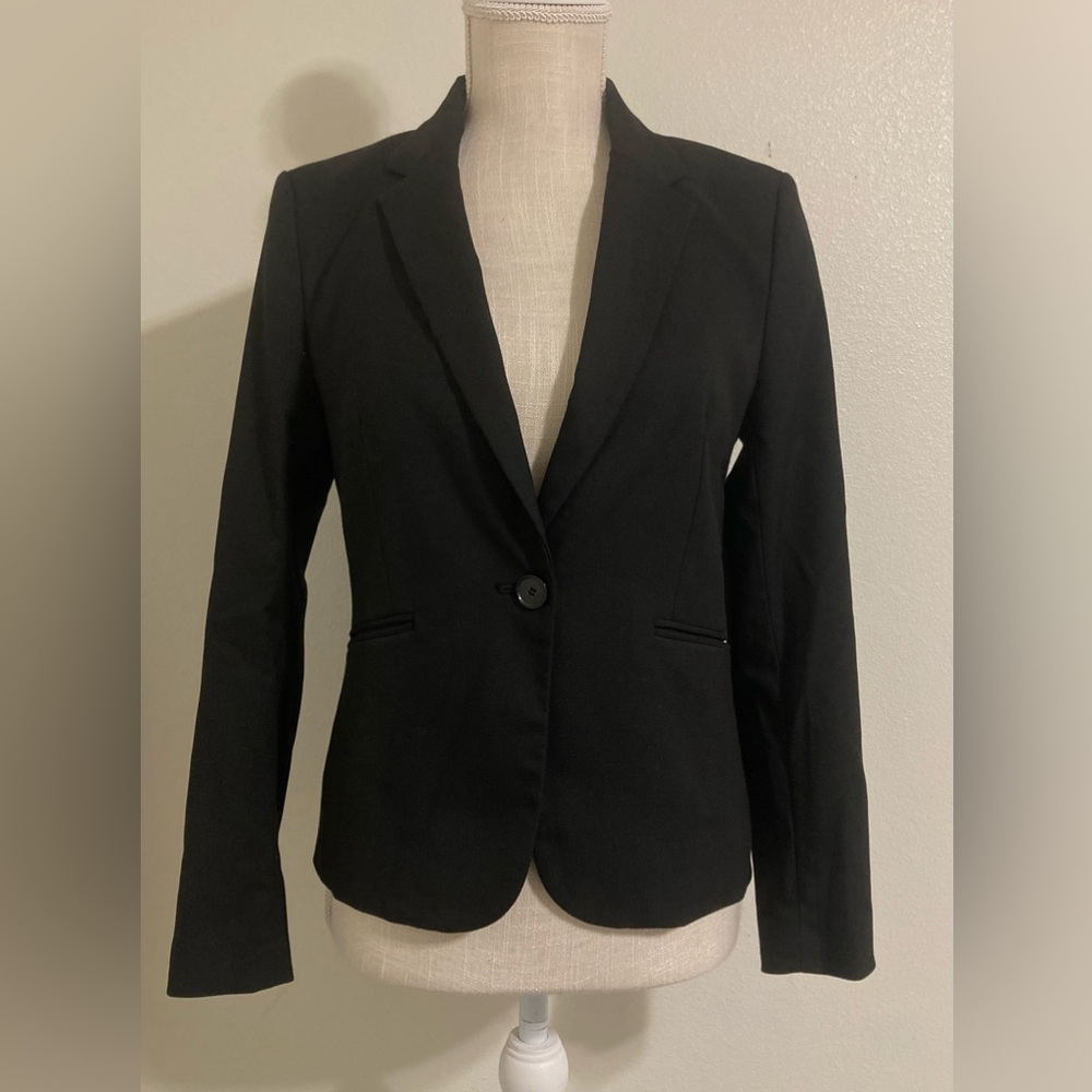 H&M Ladies Elegant Single Button Blazer - Size 8 - EUC